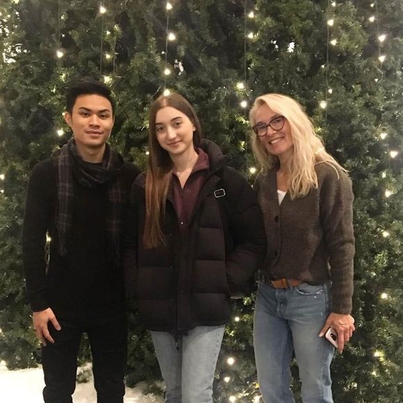 Meet your Posher, Sandy - Picture 1 of 1